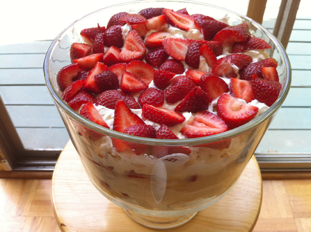 summer berry trifle