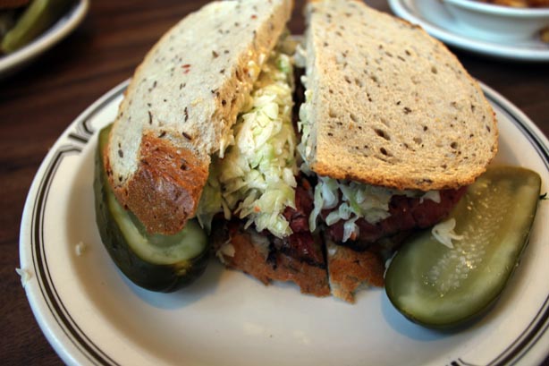 Langers_LosAngeles_Deli_#19_PastramiSandwich
